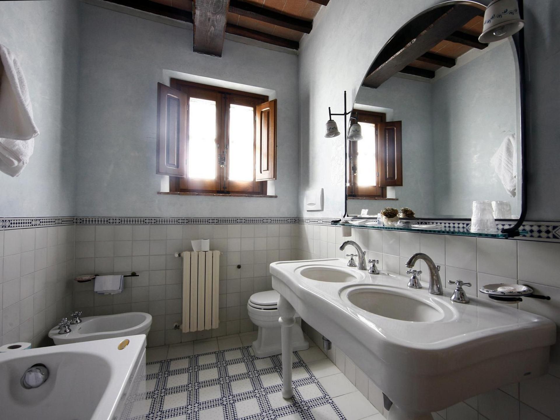 Superior One-Bedroom Apartment