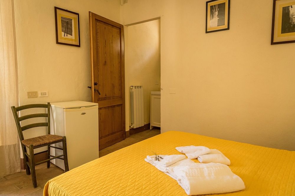 Double Room (Camelia)