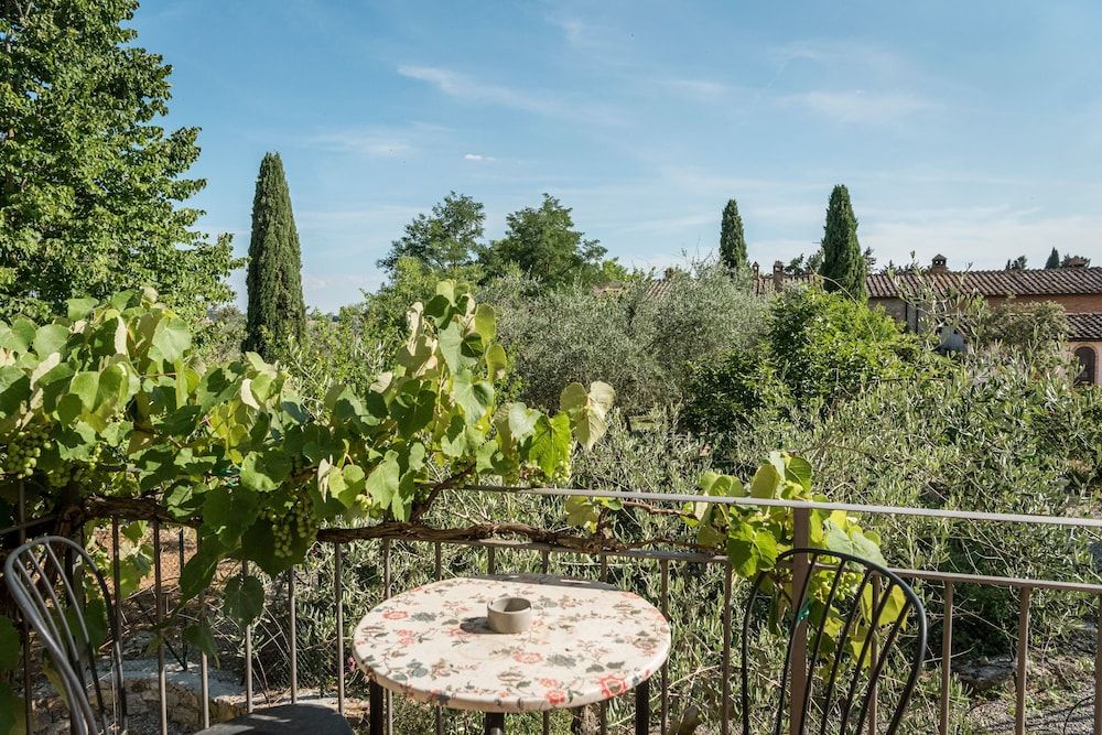 Apartment, Garden View (Sangiovese)