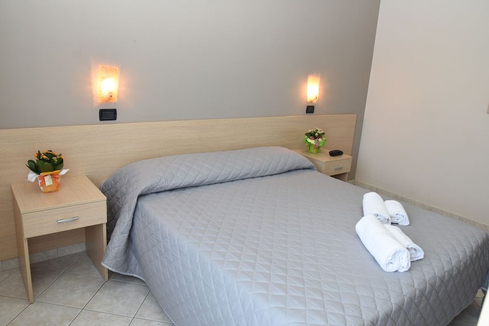 Hotel Excelsior Double or Twin Room, Sea View 2