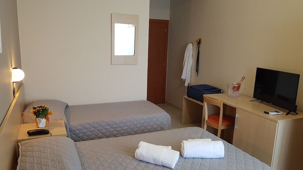 Hotel Excelsior Triple Room, Sea View