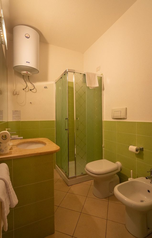 Delta rooms Quadruple Room 11