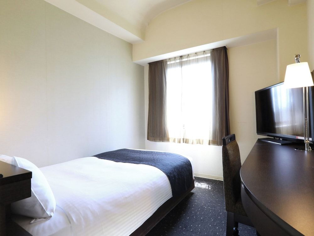 Single Room, Smoking