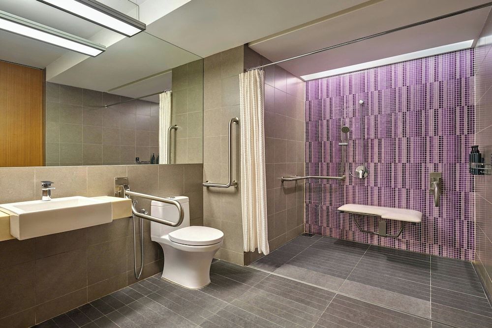 Aloft Kuala Lumpur Sentral Room, 1 King Bed 9