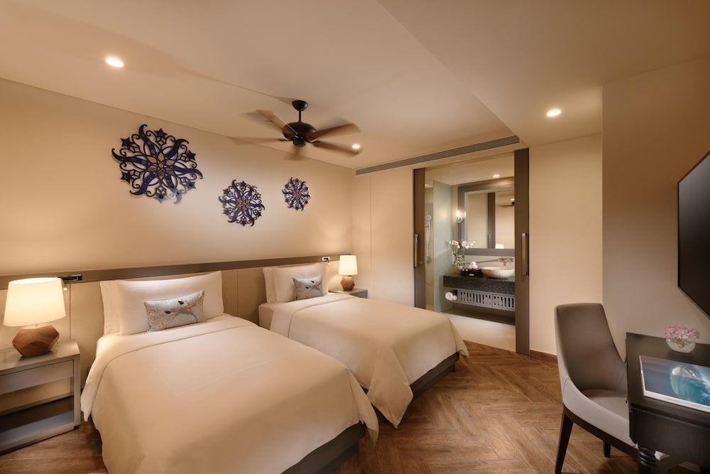2 Bedroom Pool Suite