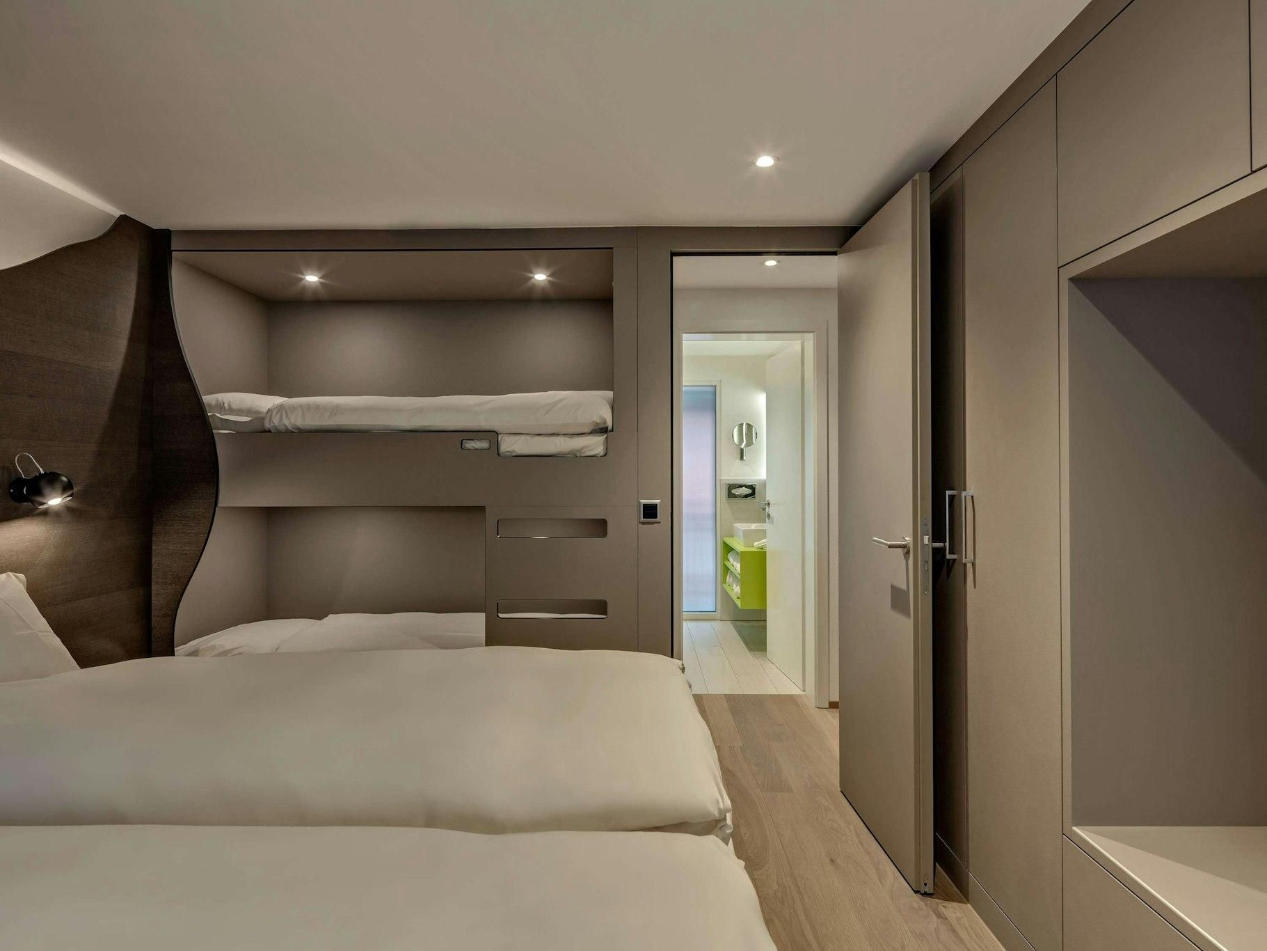 Family Apartment, Air-Conditioned , 1 Large Bed, Apartment Style With Kitchen