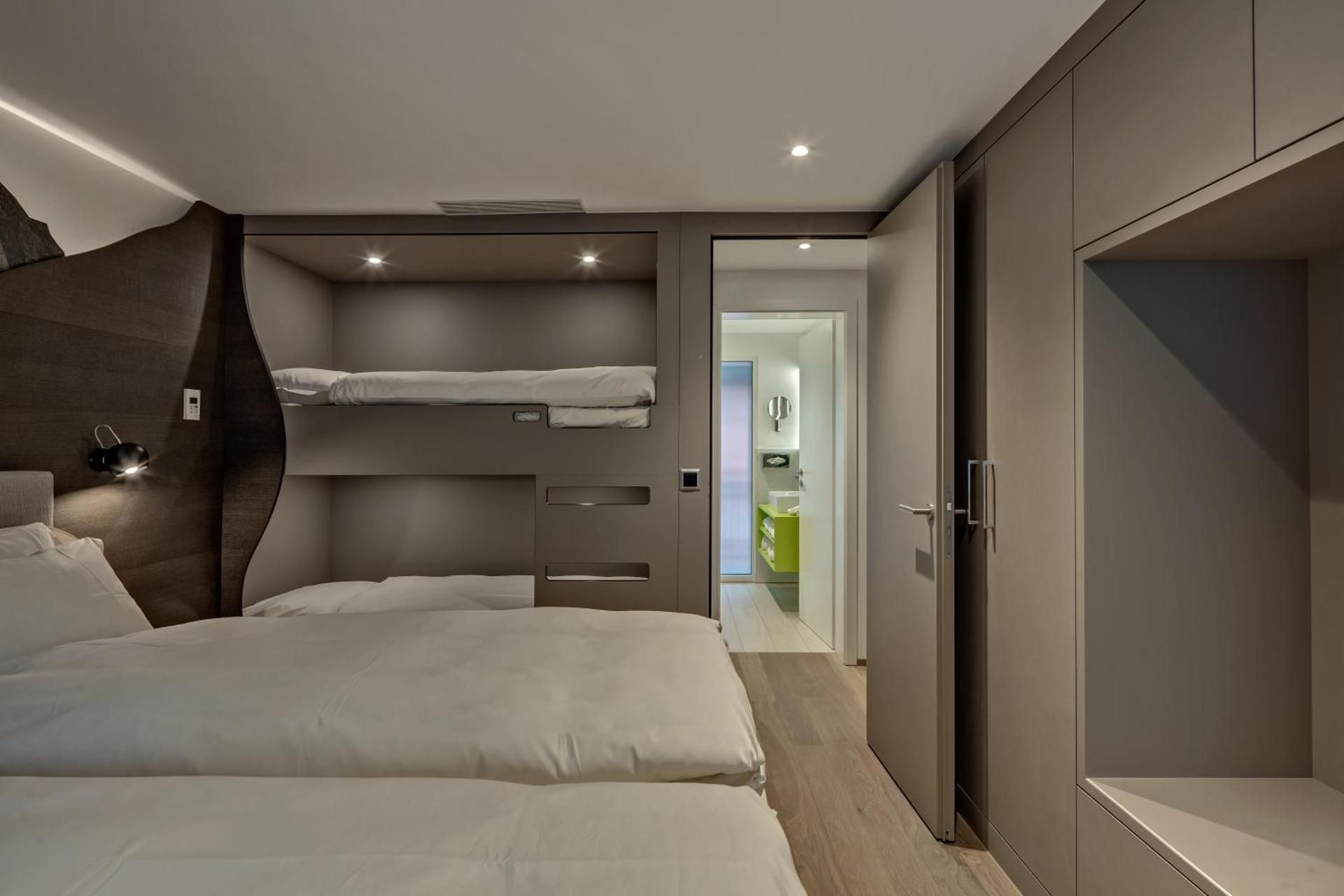 Family Apartment, Air-Conditioned , 1 Large Bed, Apartment Style With Kitchen