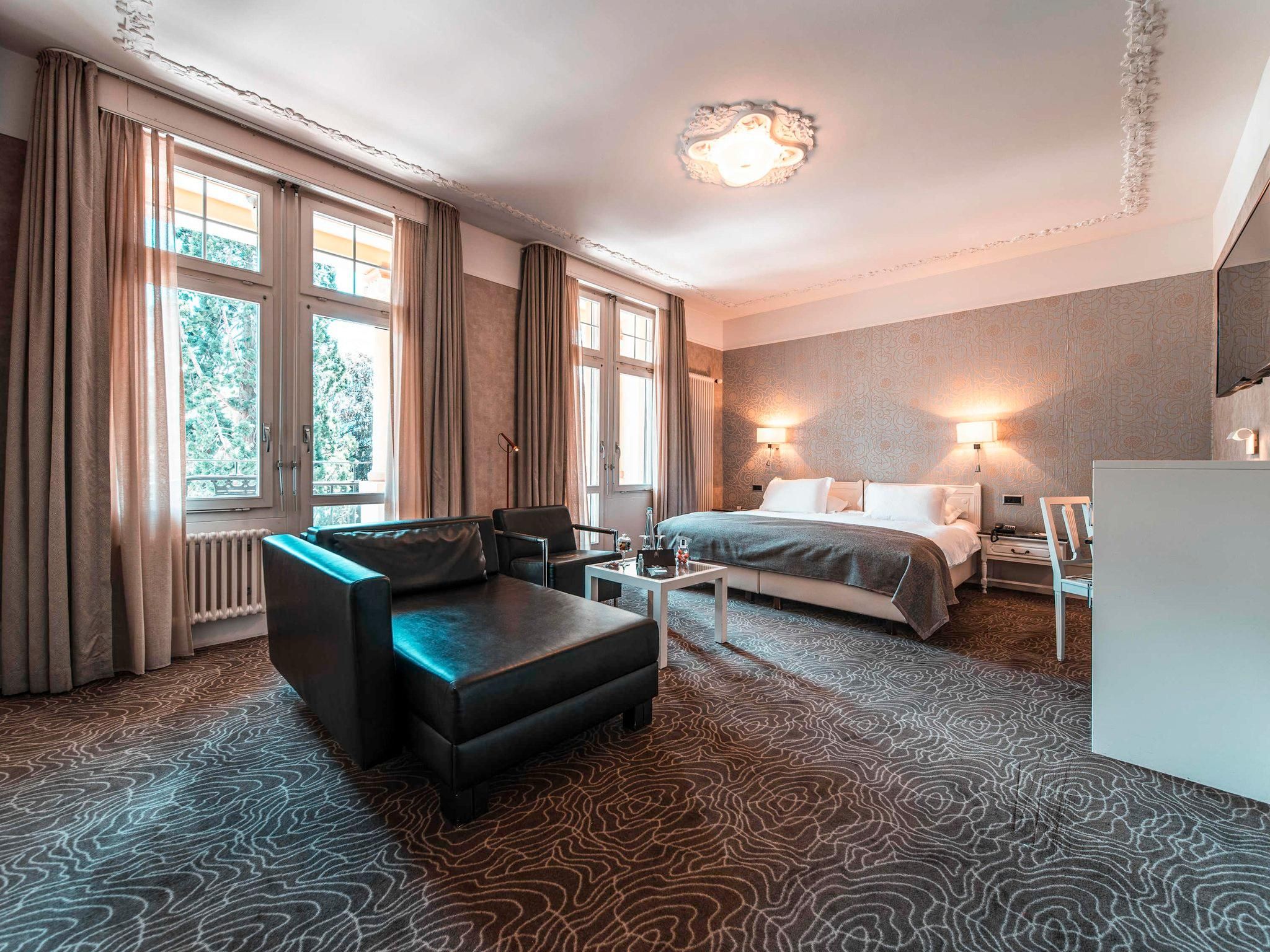 Historic, Furnished Suite Royal In Baroque Style, Air-Conditioned Partly With Balcony