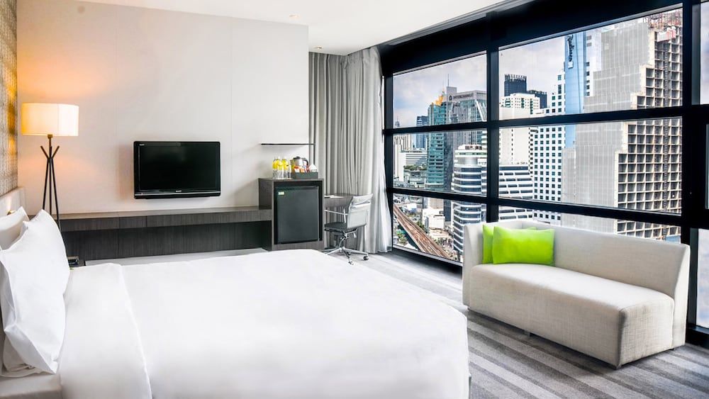 Premium Room, 1 King Bed, City View