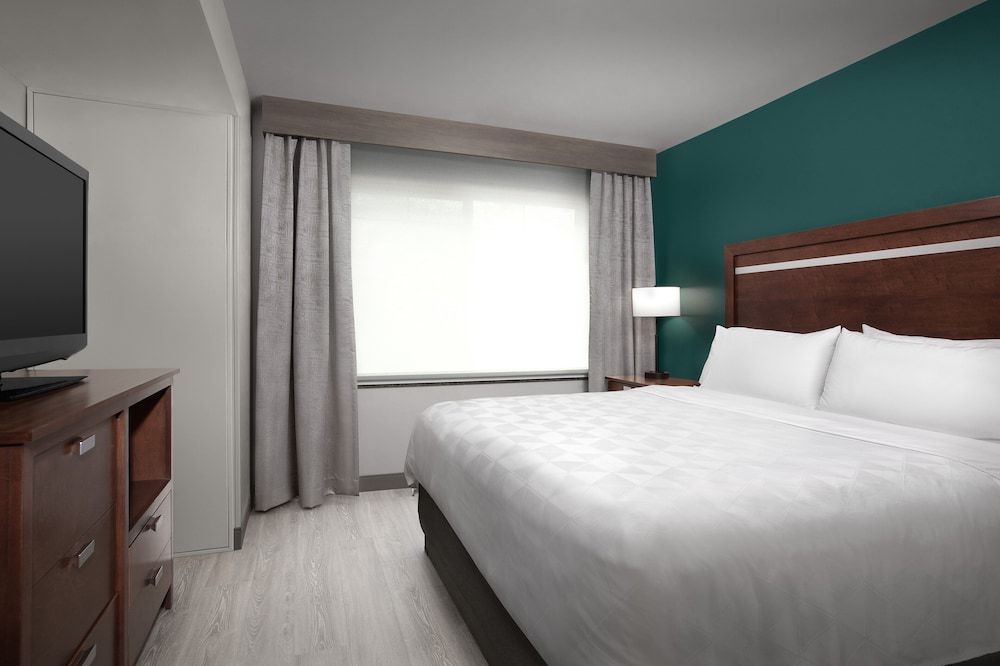 Suite, 1 King Bed with Sofa bed, Balcony