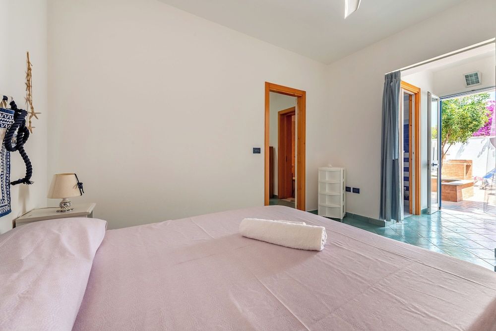 Standard House, 3 Bedrooms, 2 Bathrooms (Villa Anna Otranto 200m from the sea)