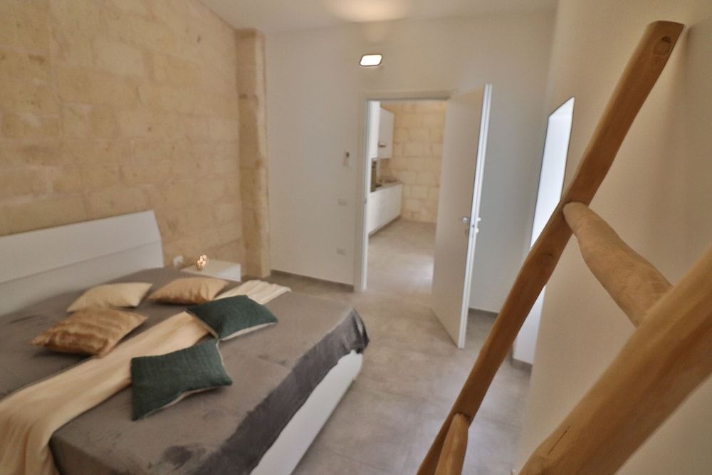 House, 2 Bedrooms, City View