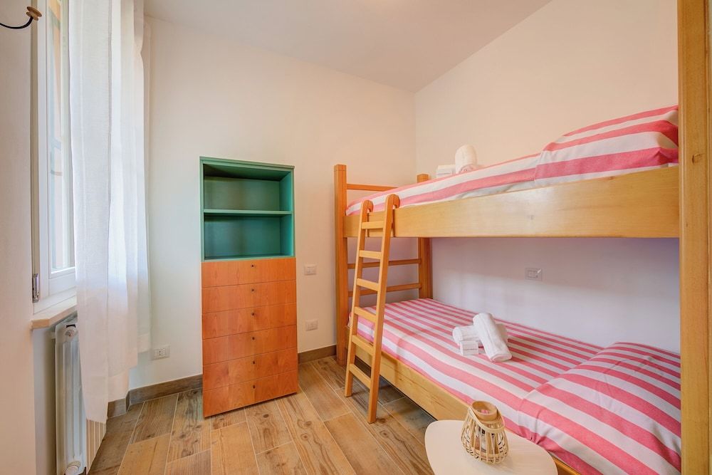 Family Apartment, 2 Bedrooms, Mountainside (La Casa Accanto With Shared Pool)
