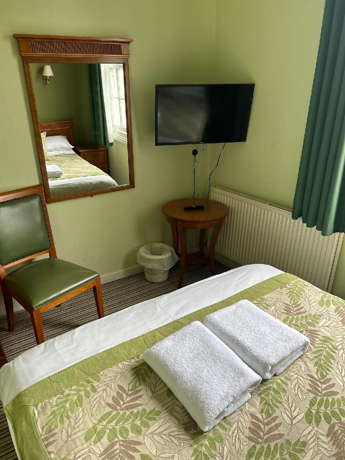 double room-ensuite with shower