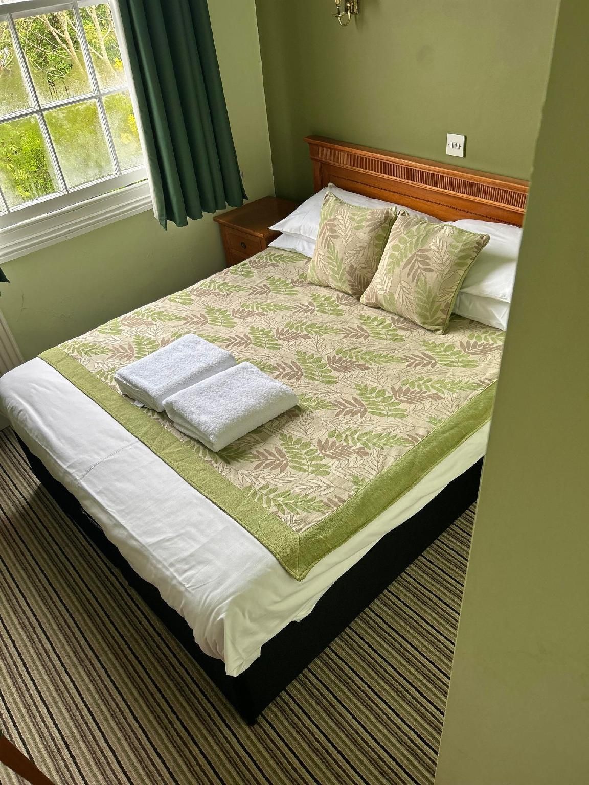 double room-ensuite with shower