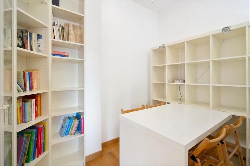 undefined Tedeschi 10