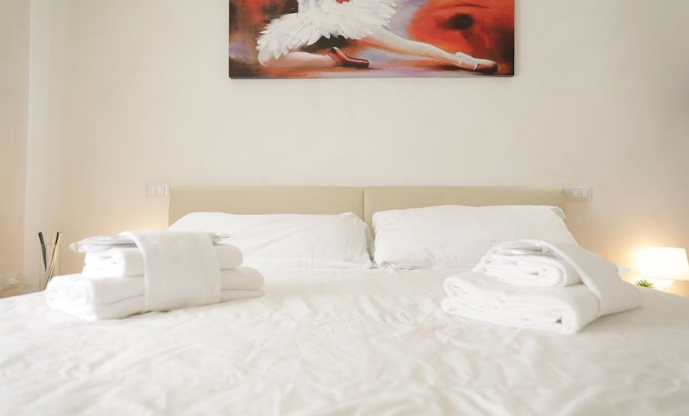 Welc-om Vittoria Apartment, 2 Bedrooms, City View 11