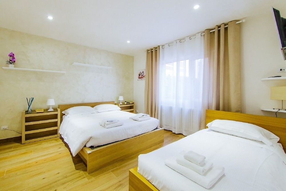 Welc-om Vittoria Apartment, 2 Bedrooms, City View 12