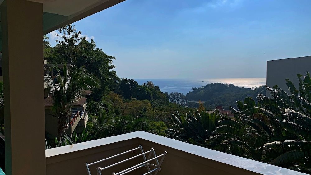 undefined Grand Bleu Ocean View Pool Suite 9