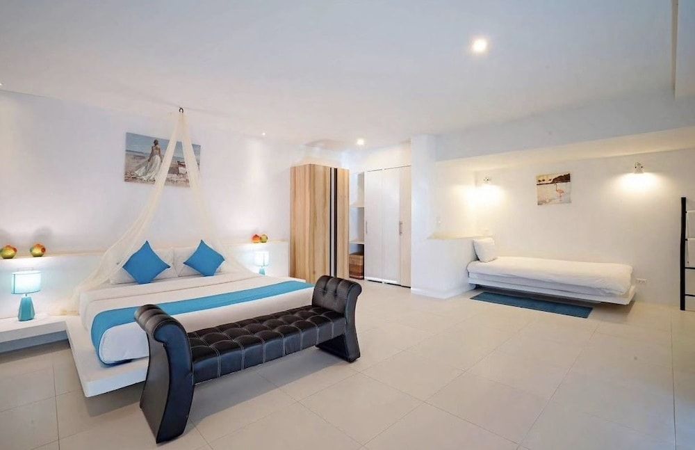 Grand Bleu Ocean View Pool Suite Two-Bedroom Suite with Private Pool 3