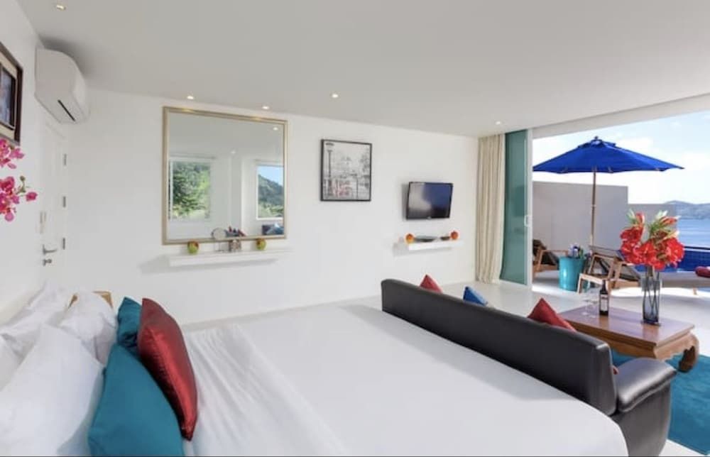 Grand Bleu Ocean View Pool Suite Two-Bedroom Suite with Private Pool