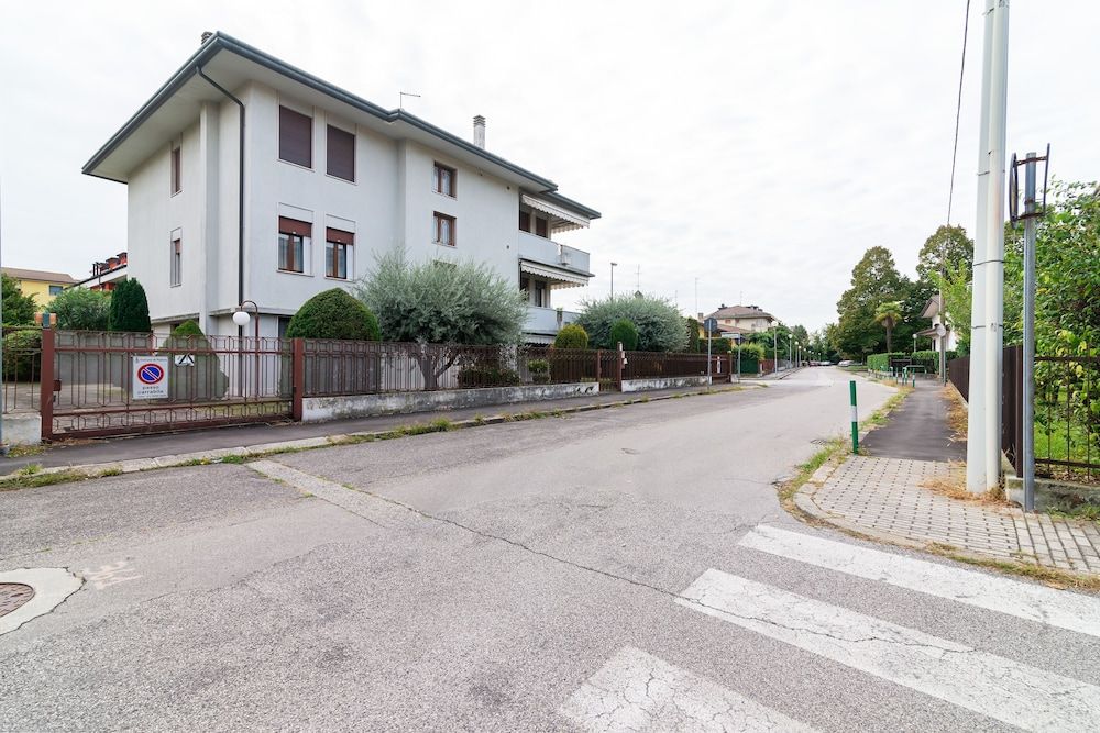 undefined Torre Roomy Apartment 7