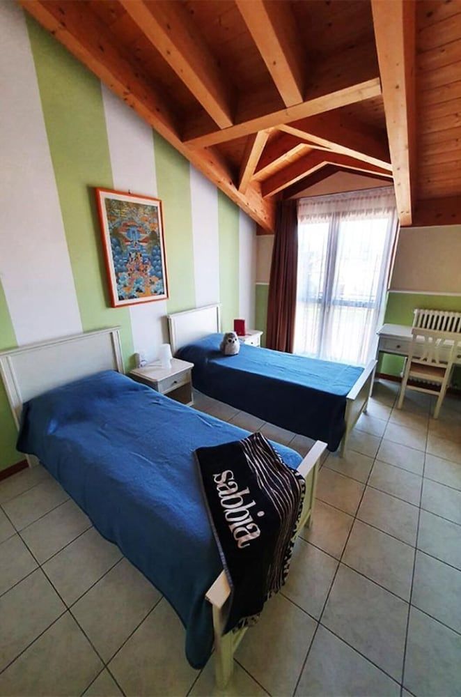 Family Apartment, Multiple Beds, 2 Bathrooms, Garden Area (Family Oasi Garda 12)