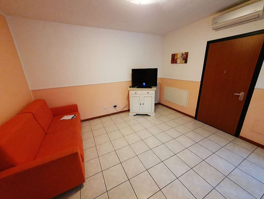 Family Apartment, Multiple Beds, 2 Bathrooms, Garden Area (Family Oasi Garda 14)