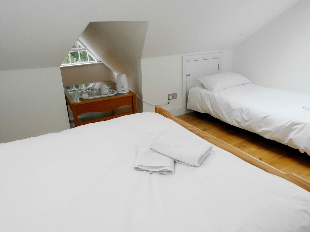 Superior Studio Ensuite, Double and 1 Twin, Garden View, Patio