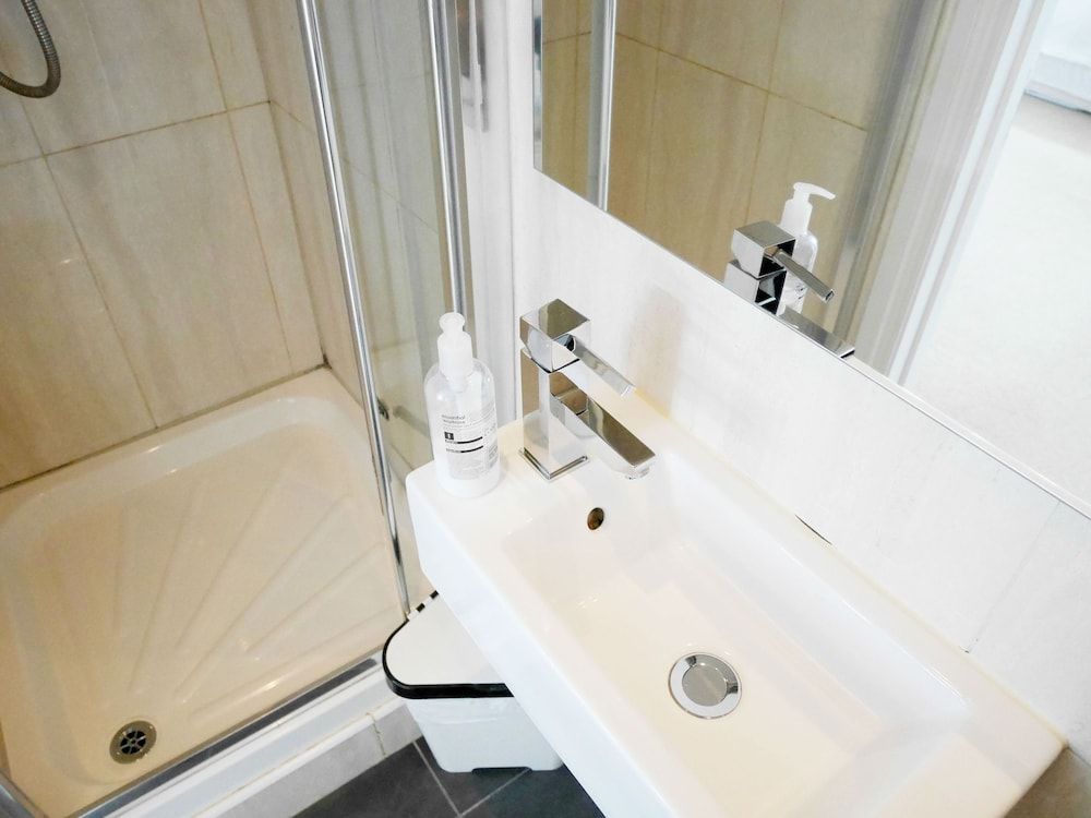 Kew Studios and Rooms Double or Twin Room, Shared Bathroom 3