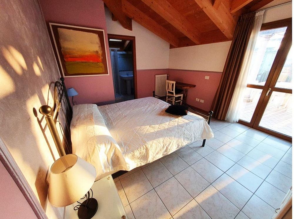 Family Apartment, Multiple Beds, 2 Bathrooms, Garden Area (Family Oasi Garda 17)
