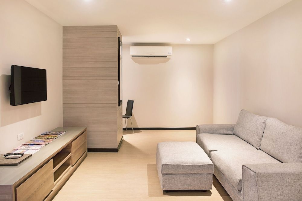 Mida Hotel Ngamwongwan Junior Double Room, 1 Double Bed 10