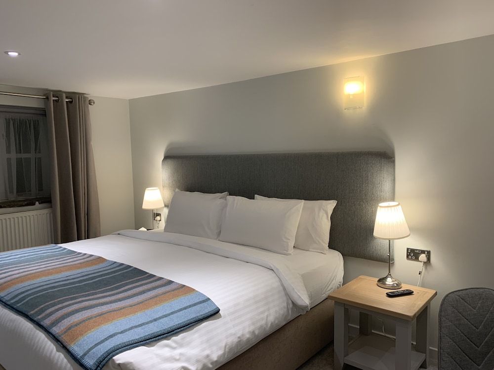 Llanerch Vineyard Hotel Double or Twin Room, Ensuite, Courtyard View 3