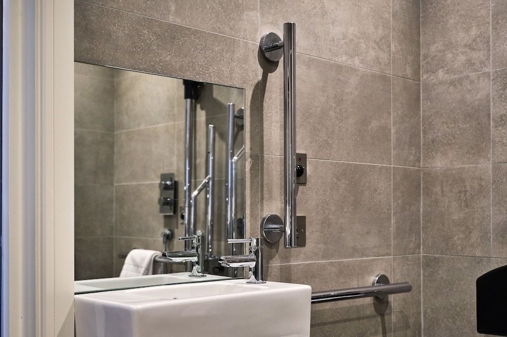 Llanerch Vineyard Hotel Superior Double Room, Accessible (Disabled Room) 12