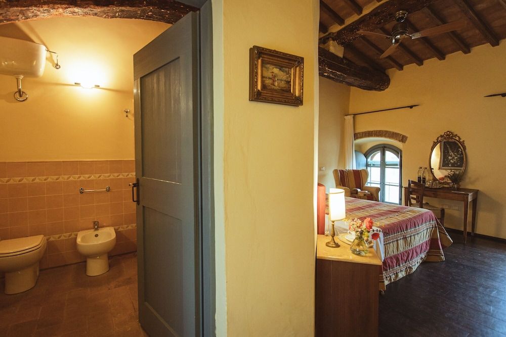 Podere Spedalone Superior Double or Twin Room 10