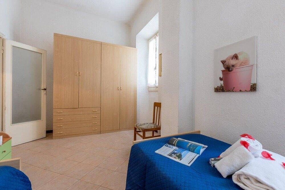 Family Apartment, 3 Bedrooms, 2 Bathrooms, Sea Facing (La Fresia - Focette 100m from sea)