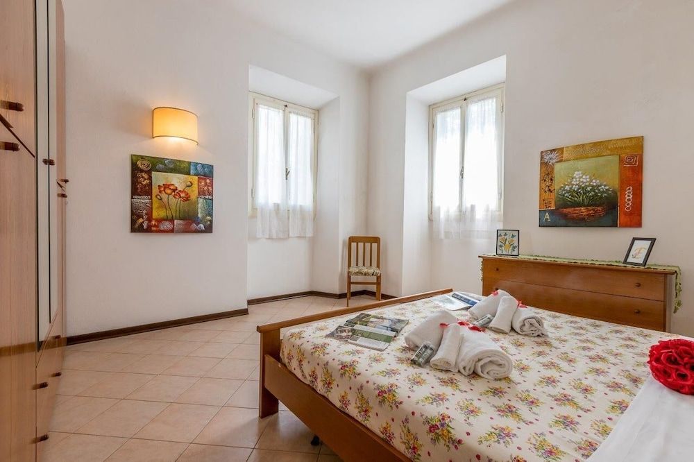 Family Apartment, 3 Bedrooms, 2 Bathrooms, Sea Facing (La Fresia - Focette 100m from sea)