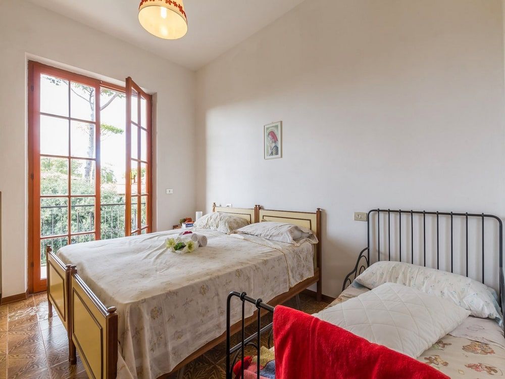 Family House, 3 Bedrooms, 2 Bathrooms, Sea Facing (Casa Maddalena al Mare 600m from sea)