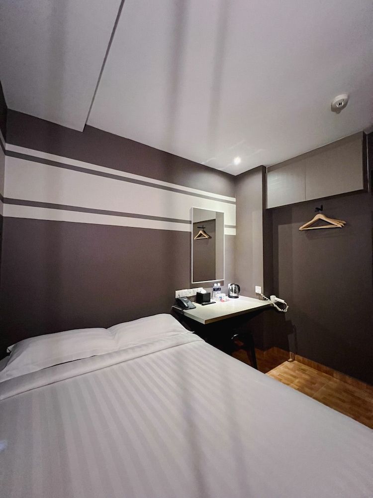 Fragrance Hotel - Kovan Superior Plus Double Room 7