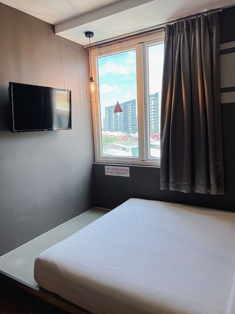 Fragrance Hotel - Kovan Superior Plus Double Room 18