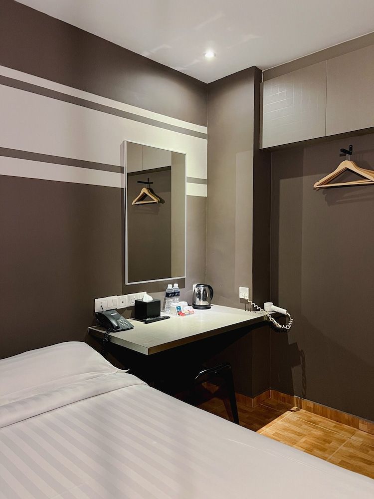 Fragrance Hotel - Kovan Superior Plus Double Room 6
