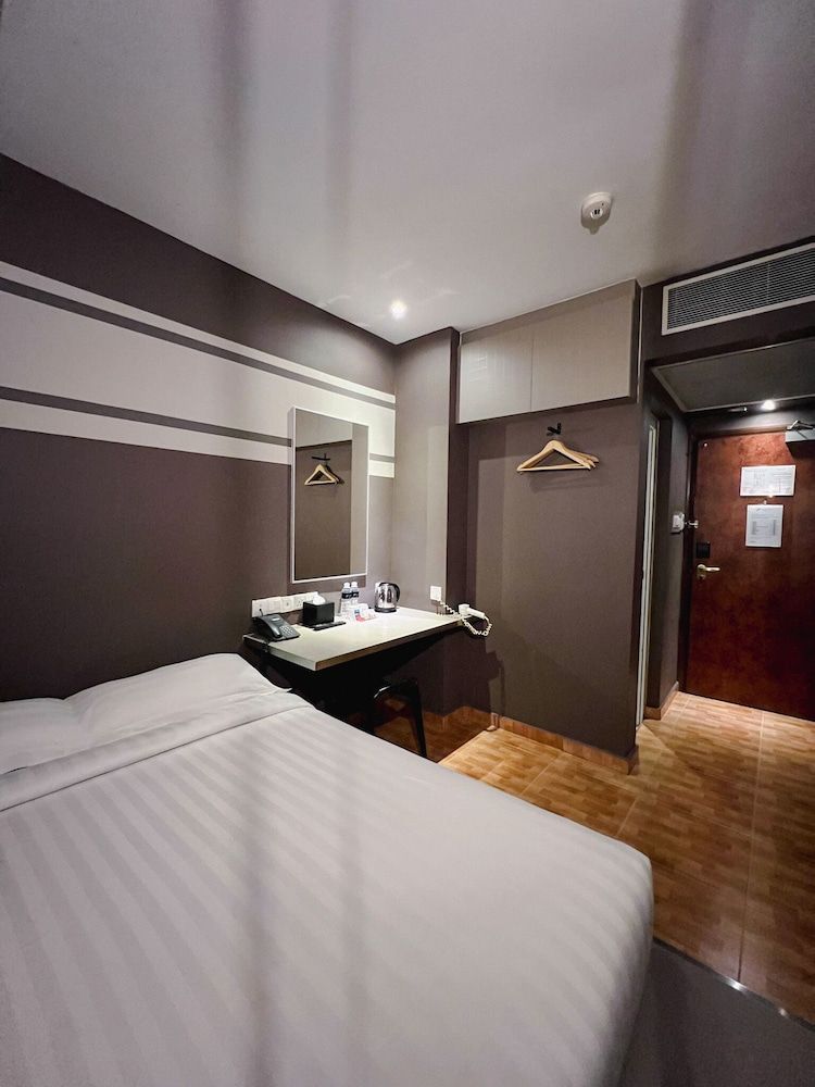 Fragrance Hotel - Kovan Superior Plus Double Room 8