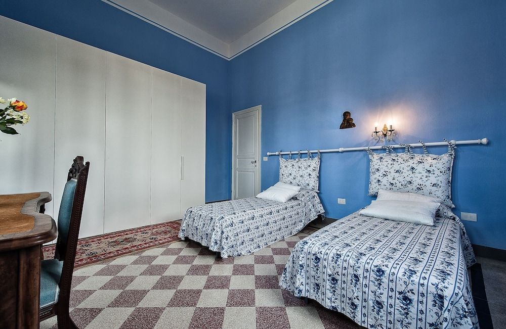 Villa, 5 Bedrooms, Smoking, Balcony