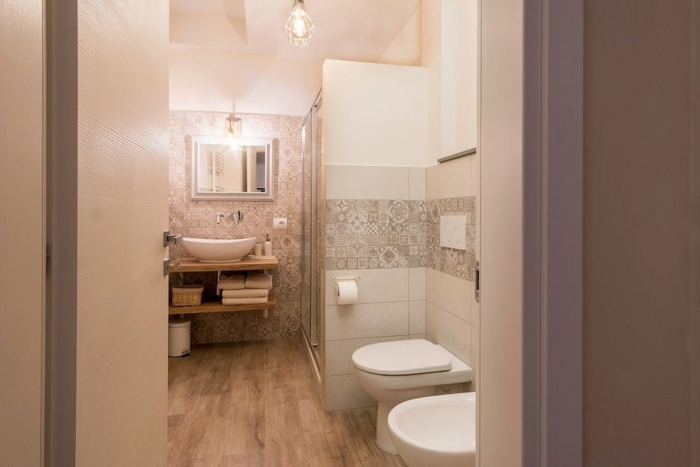 Pistoia Luxury Suite Family Room (Chic) 6