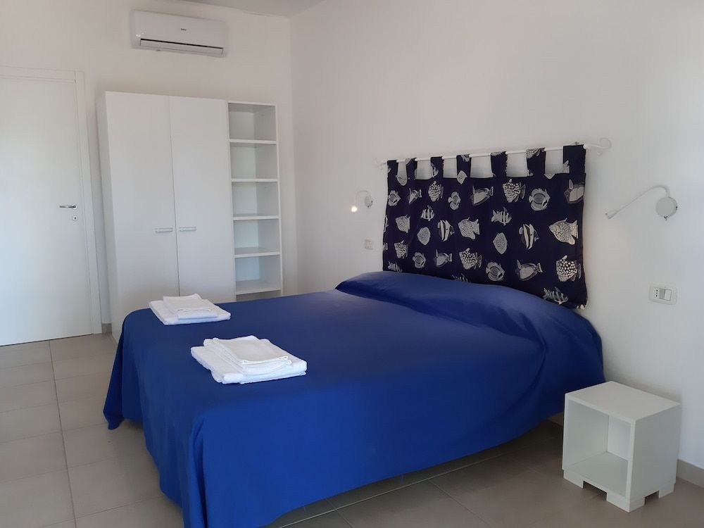 Single Room, Sea View