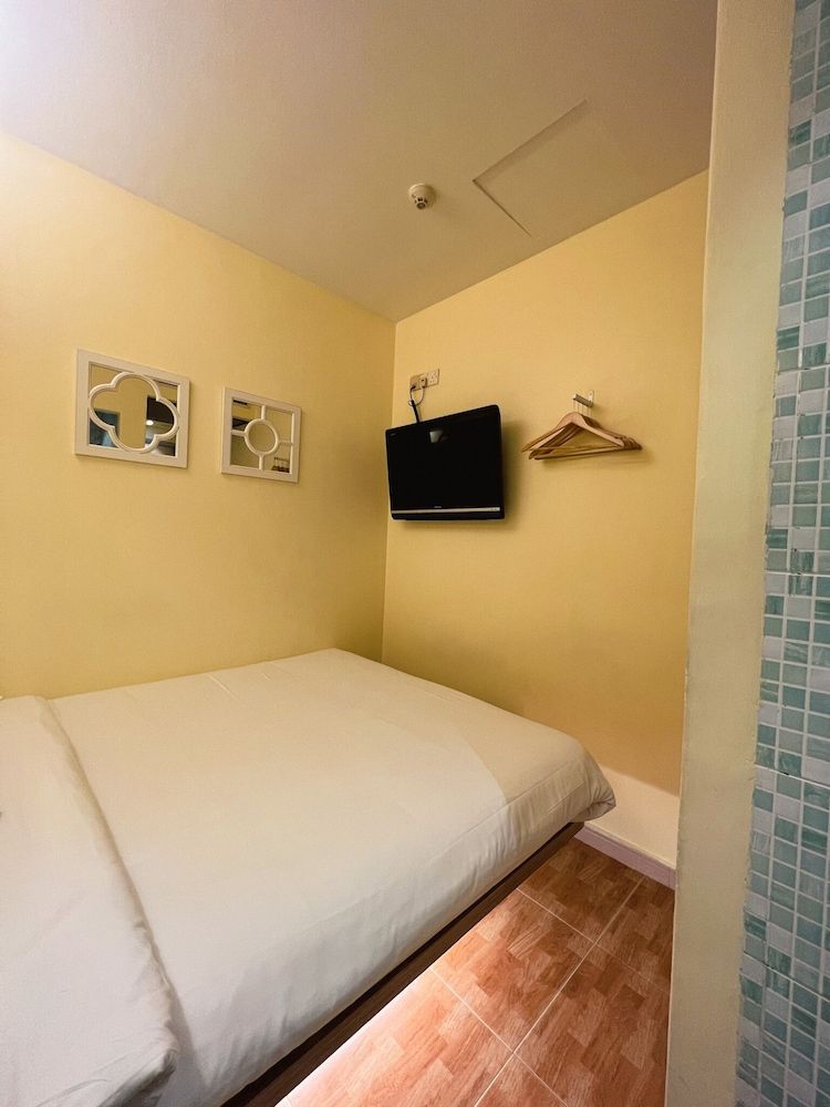 Fragrance Hotel - Classic Standard Double Room 8