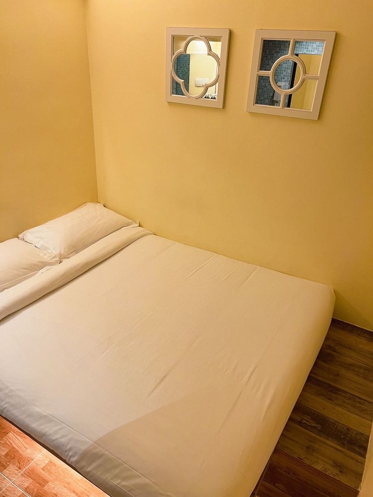 Fragrance Hotel - Classic Standard Double Room 9