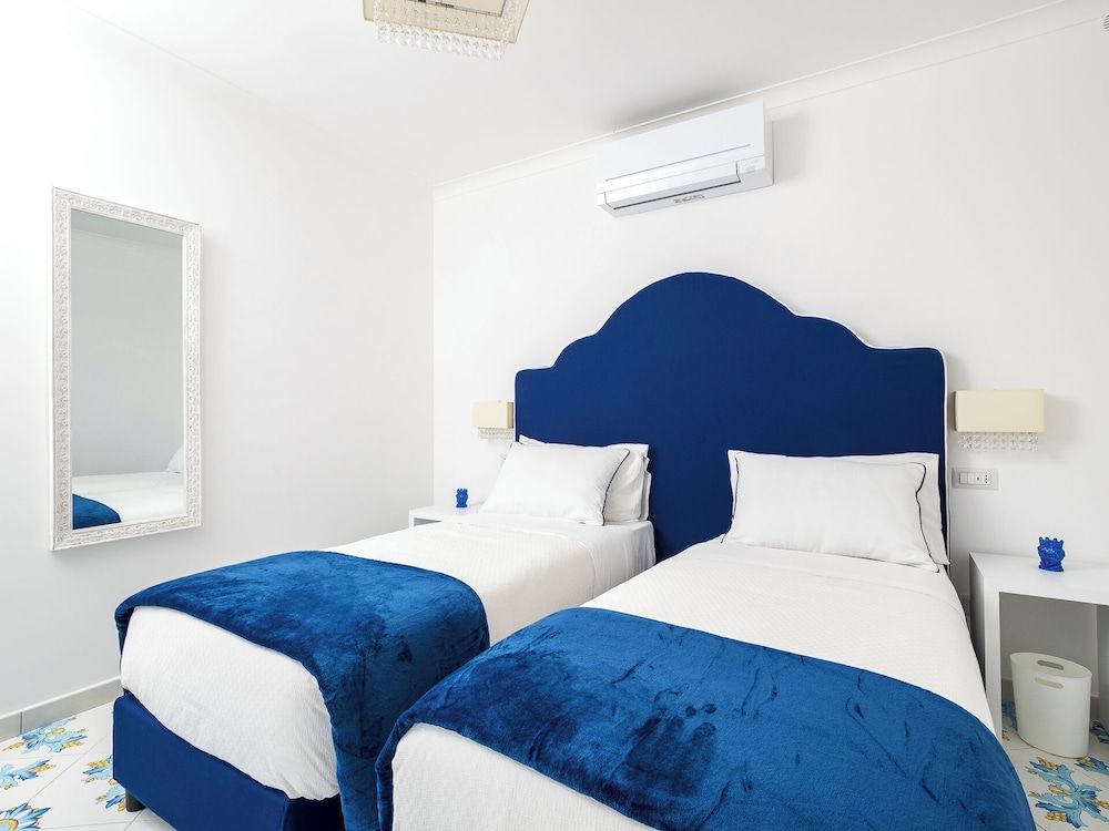 Blue Waves Panoramic Apartment 6