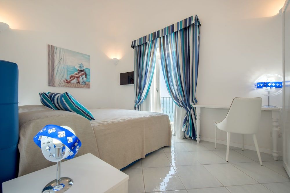 Villa Tesoro Positano House, 4 Bedrooms, Smoking, Private Pool 7