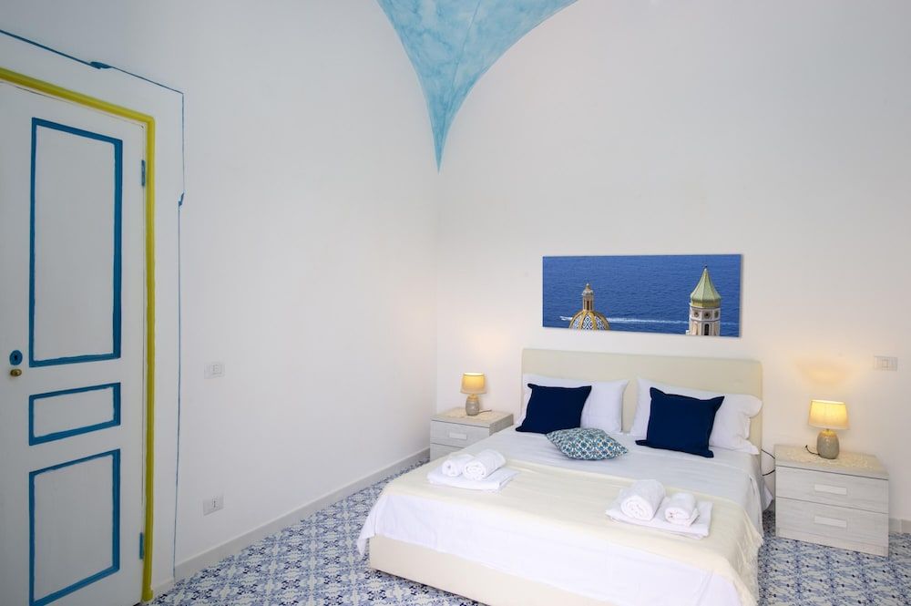 Amore Rentals - Casa Barbera A House, Smoking 6